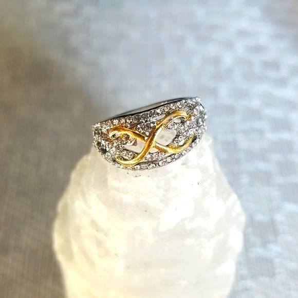 Size 7 ring silver tone with gold tone infinity - Picture 2 of 2